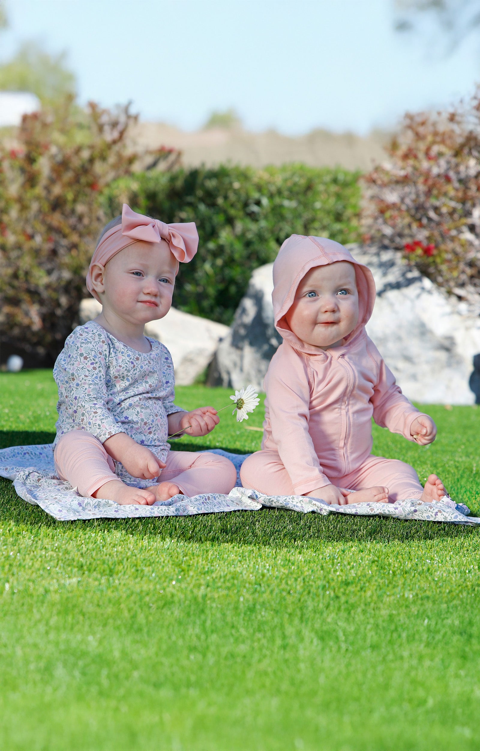 baby in everyday hooded jacket|dusty-pink