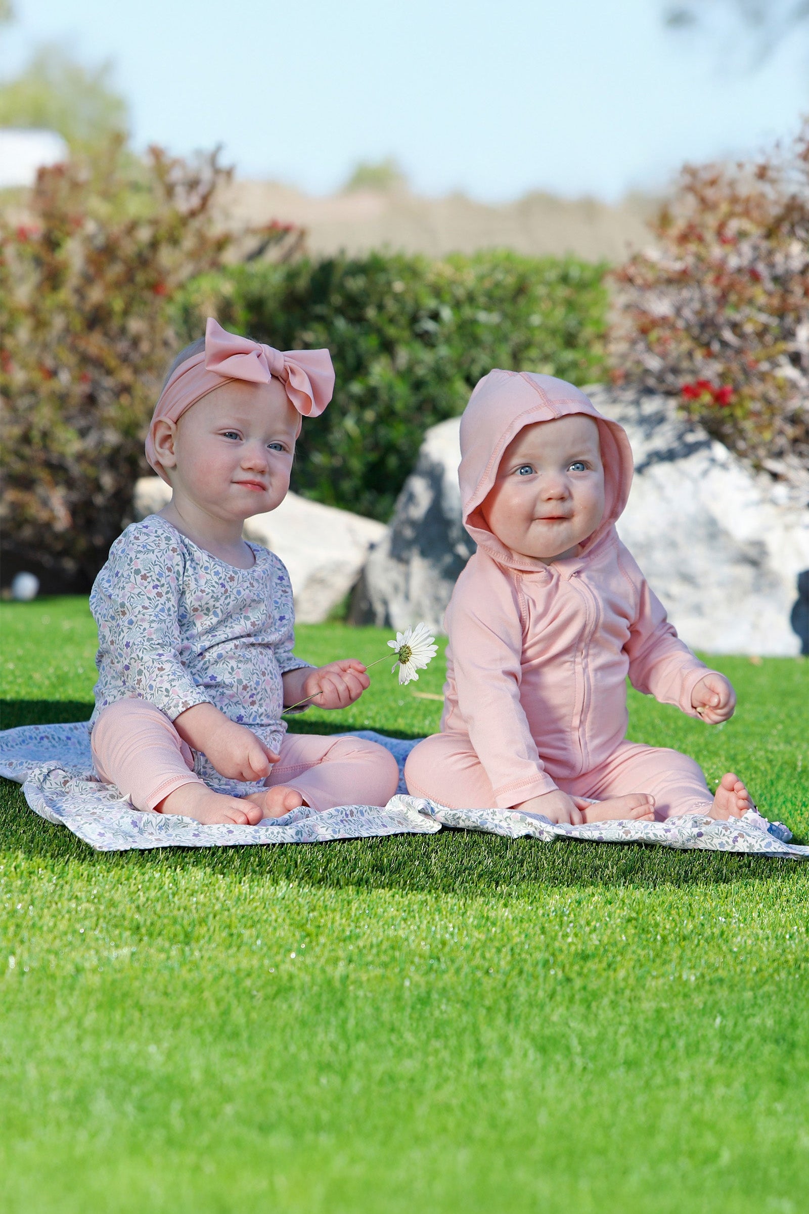baby in everyday hooded jacket|dusty-pink