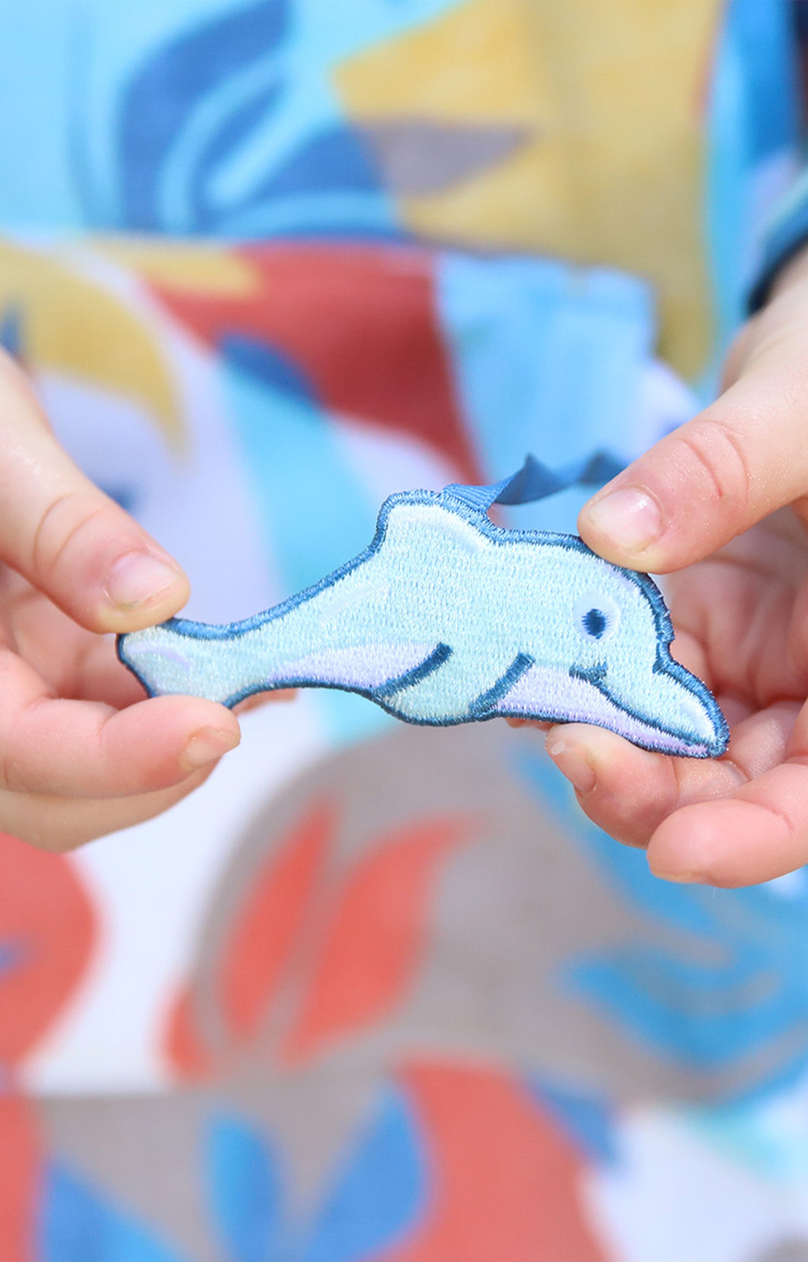 close up of sun buddy for hooded beach poncho|beach-picasso