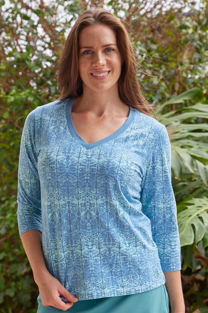 woman in three quarter sleeve vneck r&r tee|river-painted-eden