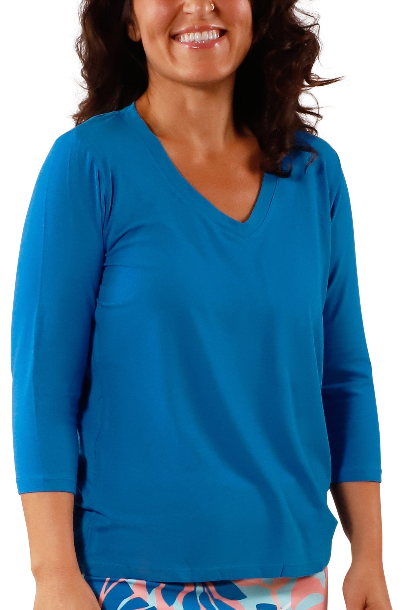 Women's 3/4 Sleeve V-Neck R&R Tee in Mykonos Blue|mykonos-blue