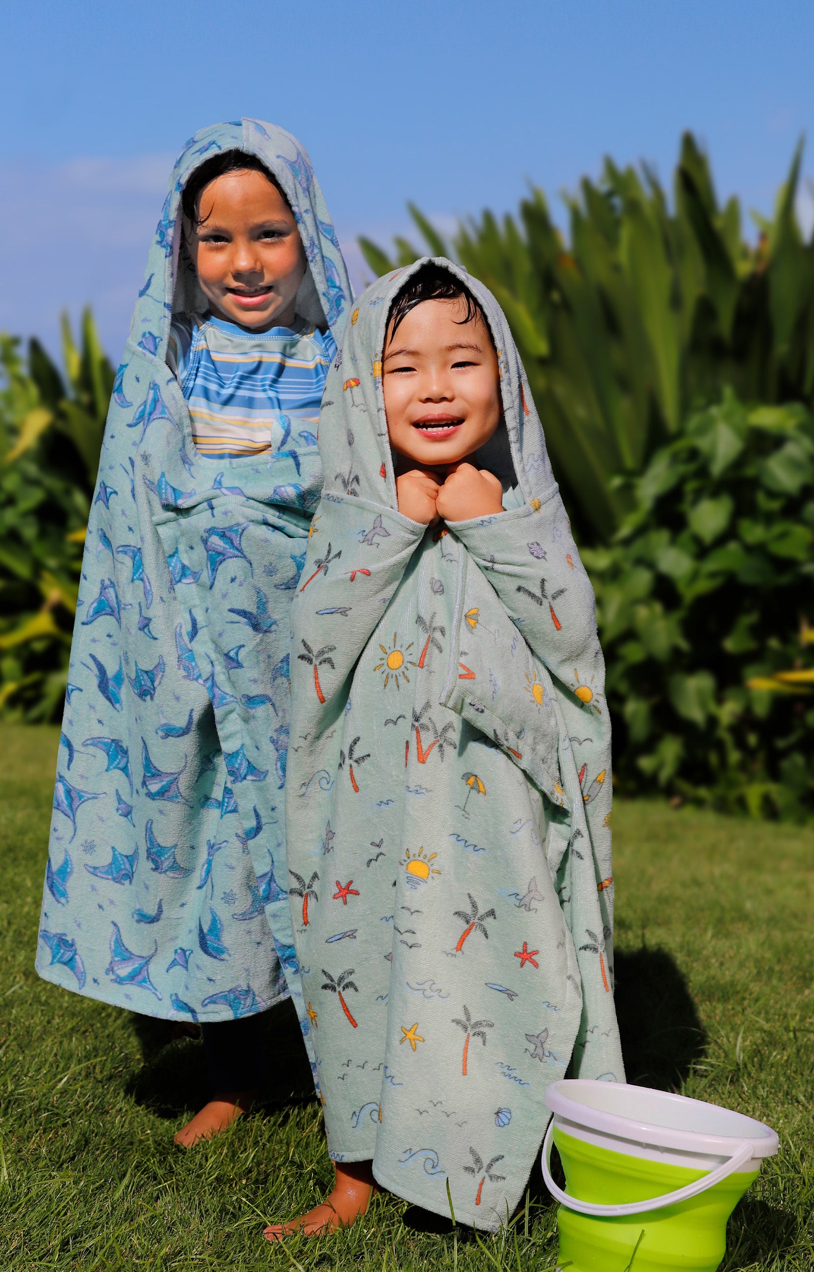 boys in hooded beach towels|frosty-green-tropical-trip