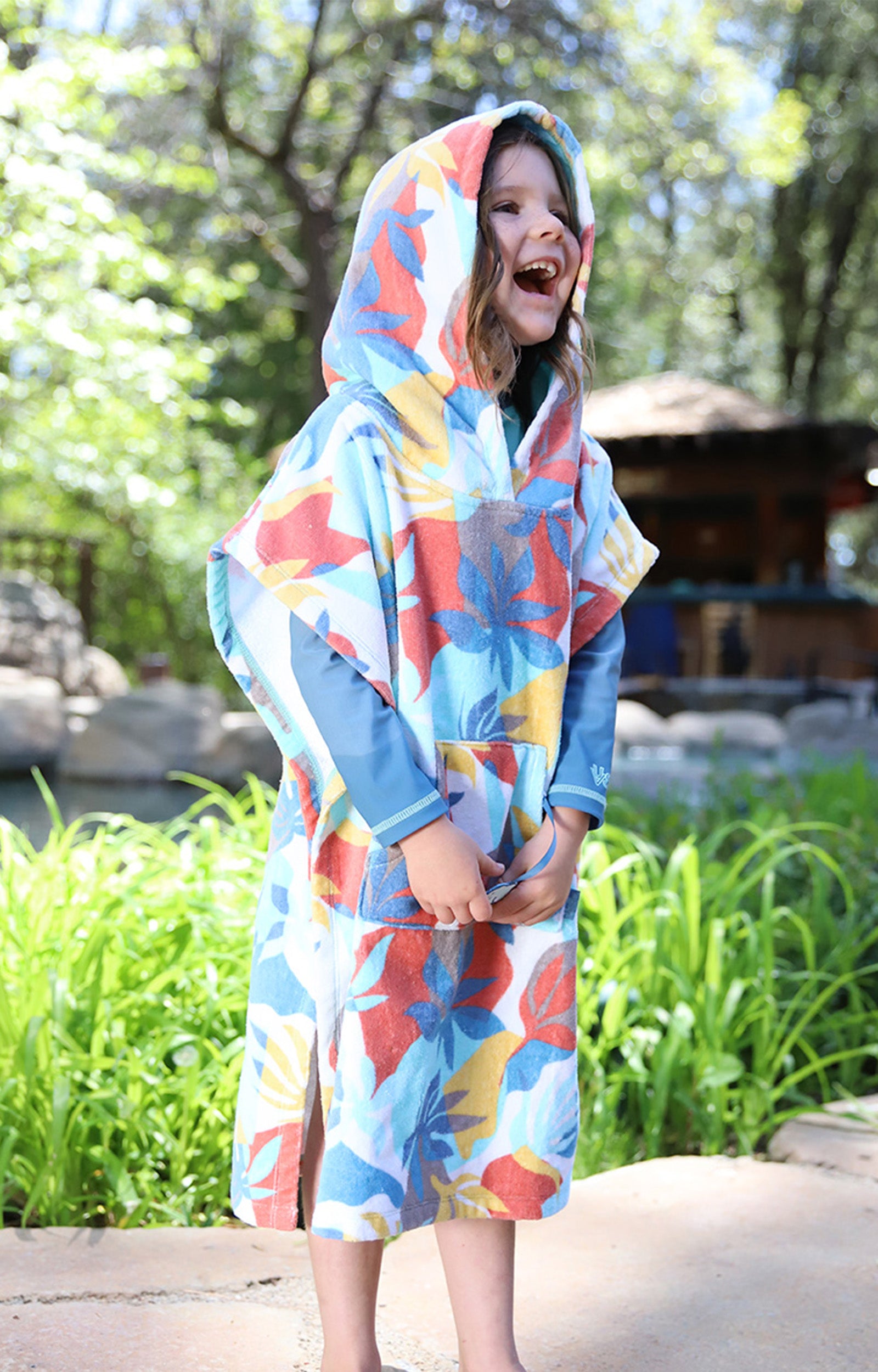 girl in kids hooded beach poncho|beach-picasso