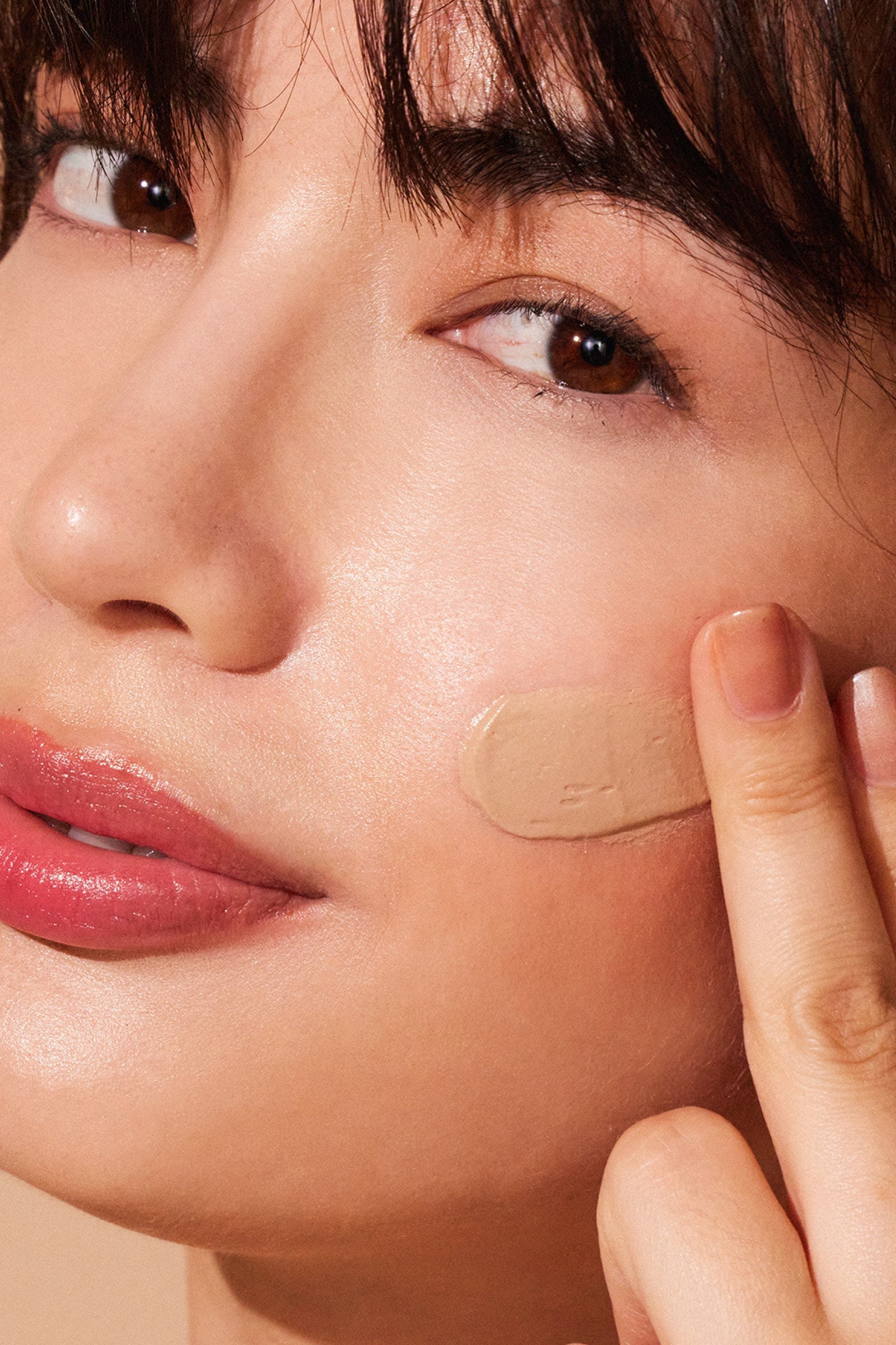 Woman Putting on the MDSolarSciences Mineral Face Creme - Tinted Sunscreen - SPF 30+