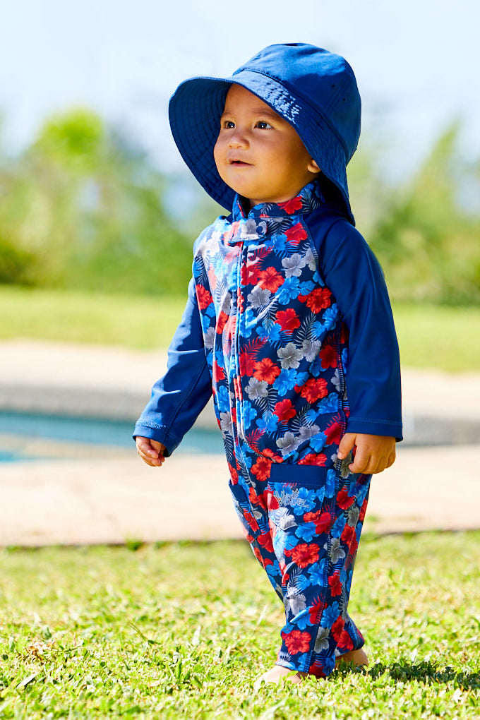 Baby in UV Skinz's baby boy's sun hat in dark navy|dark-navy