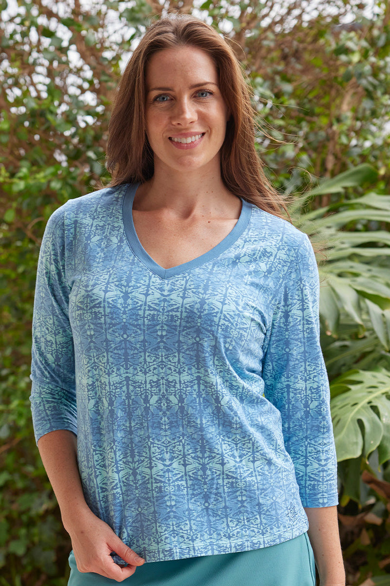 woman in three quarter sleeve vneck r&r tee|baltic-kaleidoscope