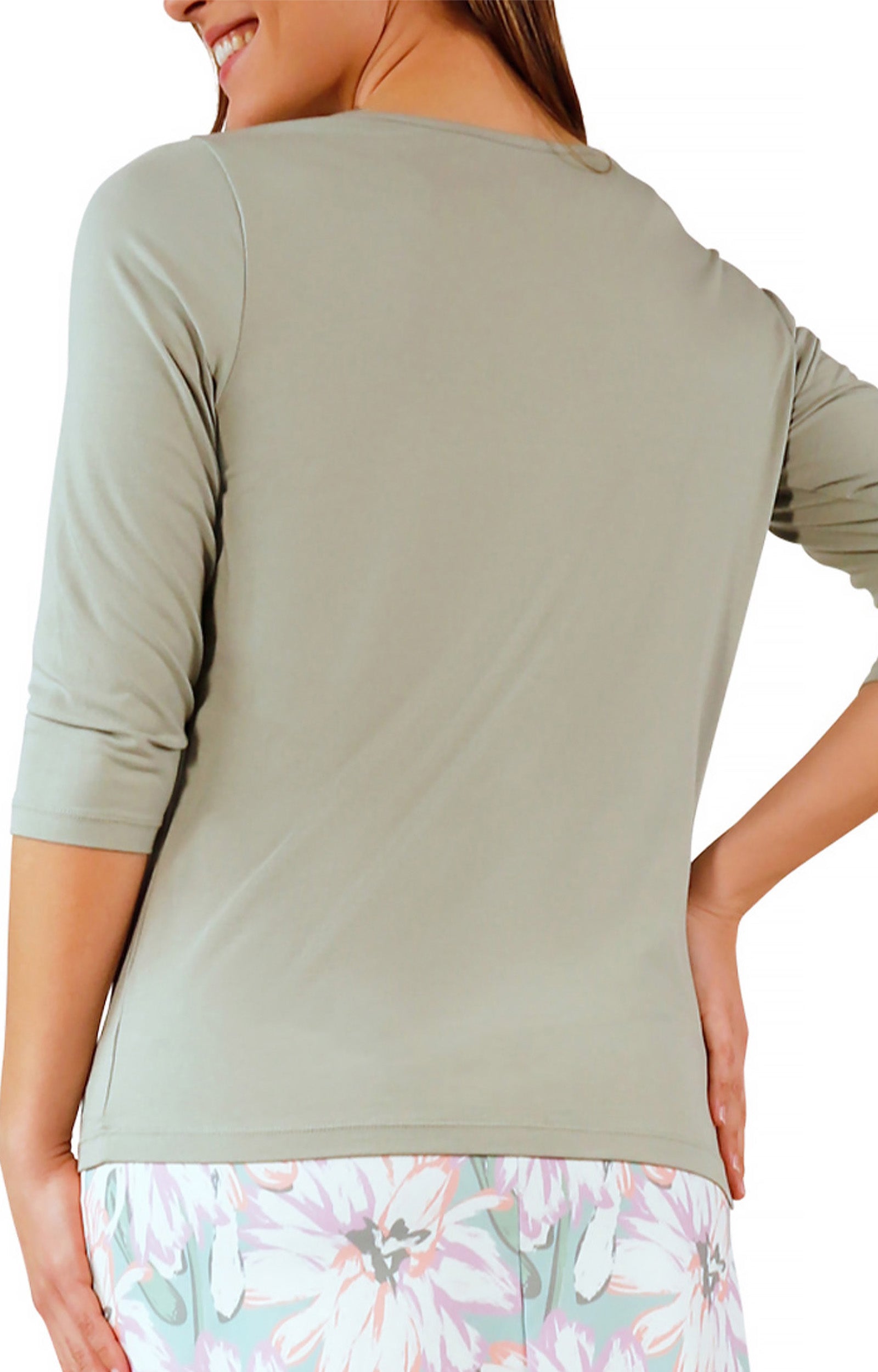 back view of women's 3/4 sleeve scoop neck r&r tee|agave