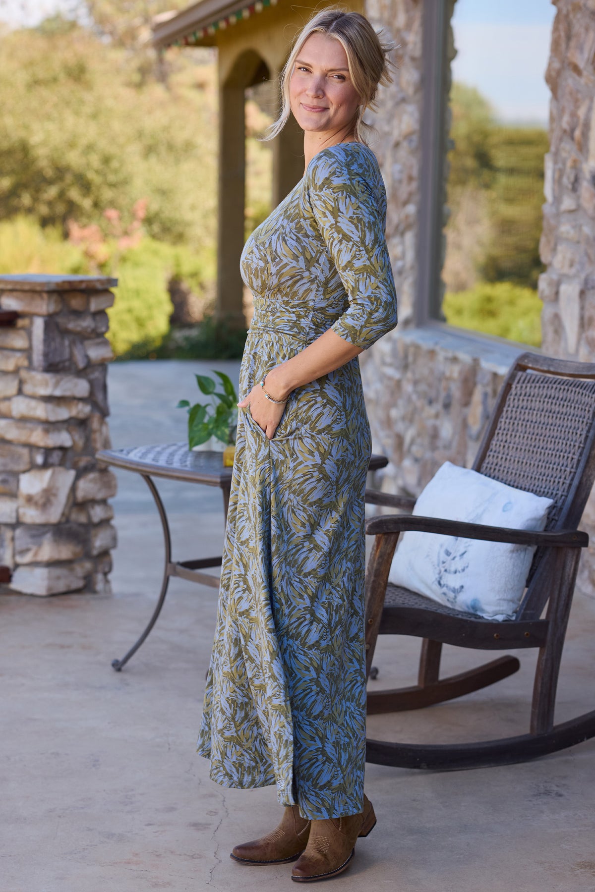 Women's Scoop Neck Maxi Dress with Pockets