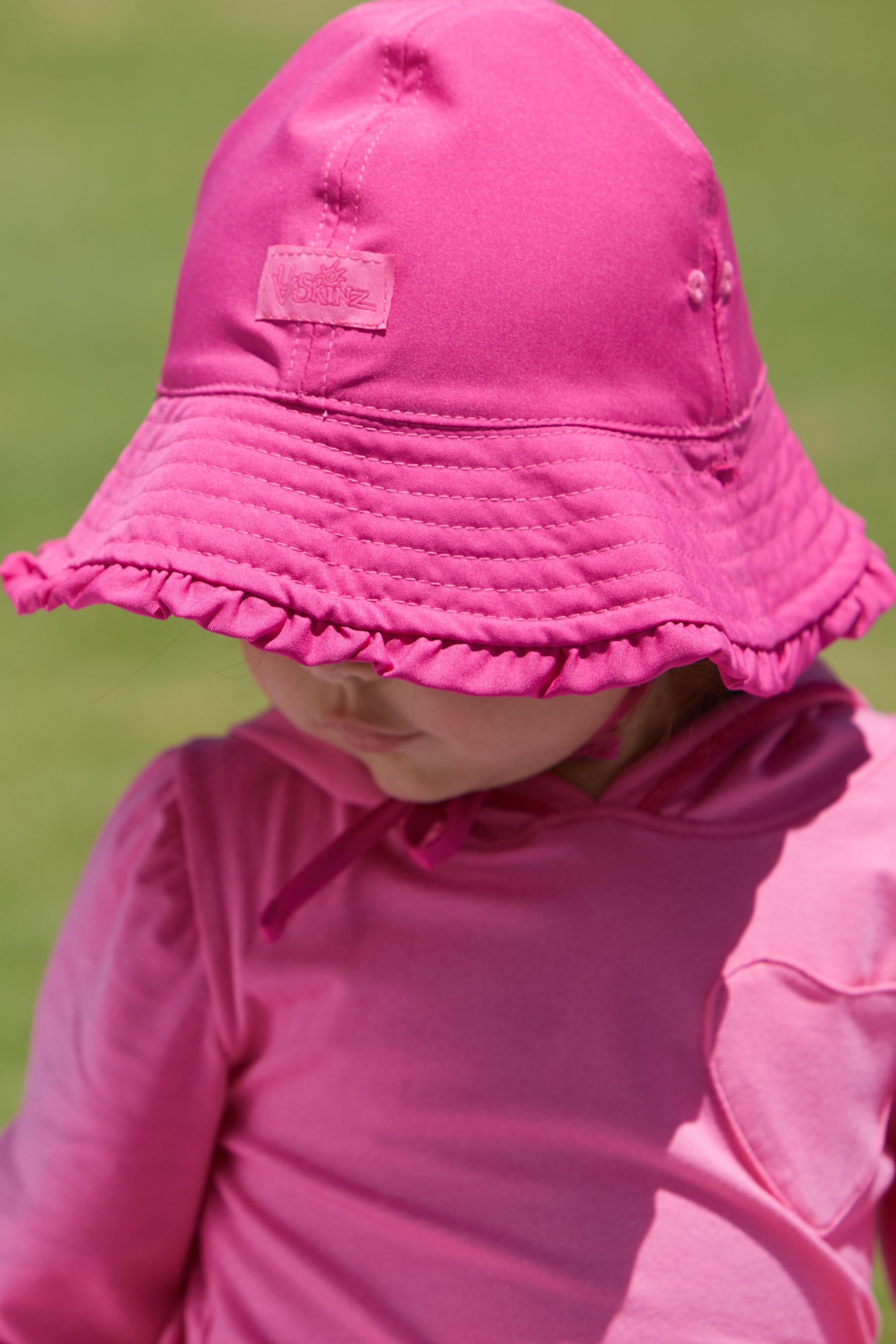 Baby girl's sun hat in bubblegum hot pink|bubblegum-hot-pink